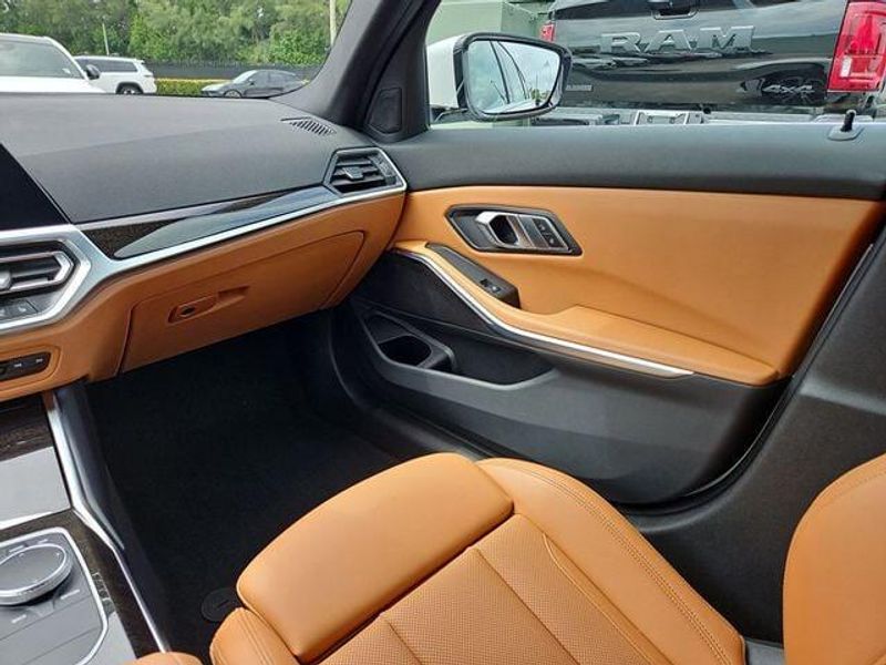 2022 Bmw 330i photo 15