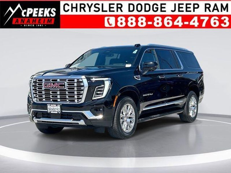 Used 2025 GMC Yukon XL DenaliImage 1