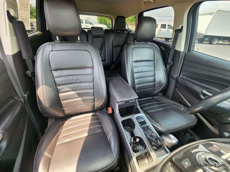Used 2019 Ford Escape TitaniumImage 3