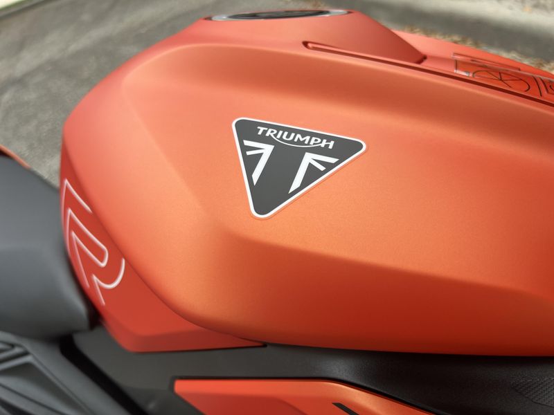 2025 Triumph Street Triple 765 R