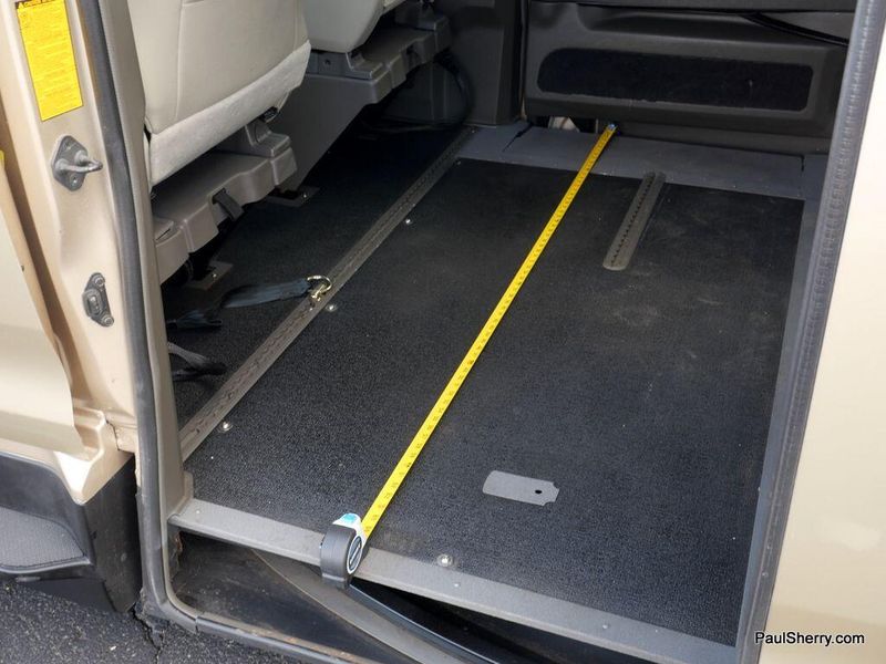 2014 Toyota Sienna XLEImage 13