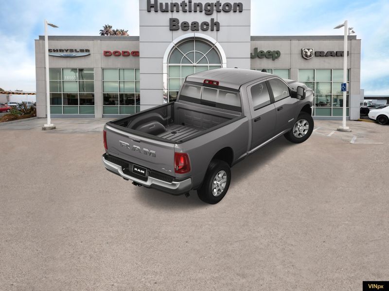 2025 RAM 3500 Big Horn Crew Cab 4x4Image 5