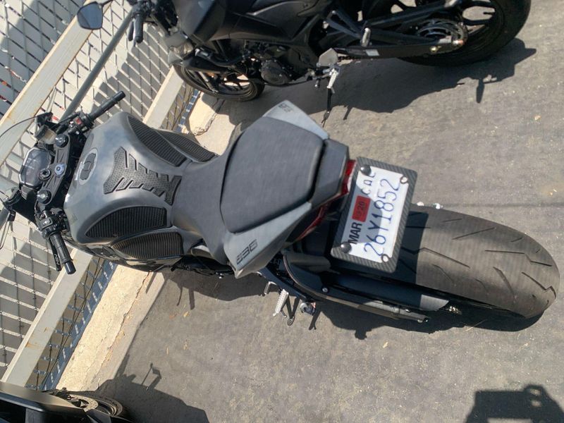 Used 2025 Kawasaki NINJA ZX-6R ABS Image 4