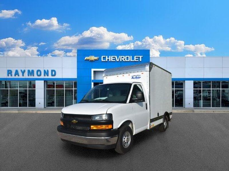 New 2026 Chevrolet Express 3500 Work VanImage 5