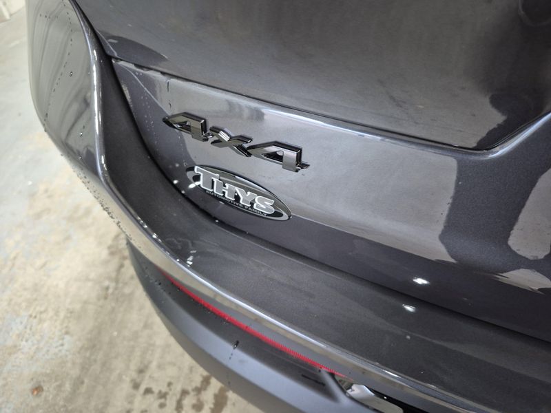 New 2025 Jeep Grand Cherokee L Limited 4x4Image 15