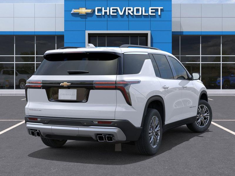 New 2025 Chevrolet Traverse FWD LTImage 4