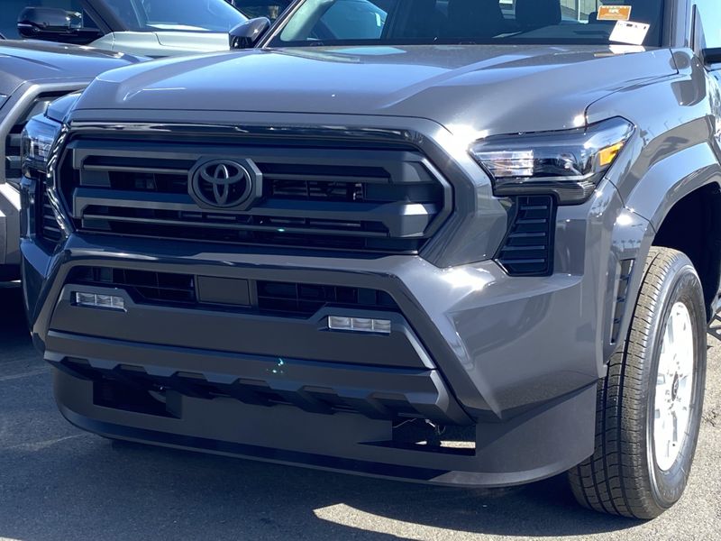 2025 Toyota Tacoma SR5Image 7