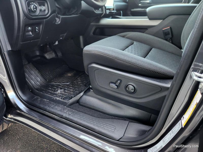 New 2026 RAM 1500 Big Horn Crew Cab 4x4 5'7' Box