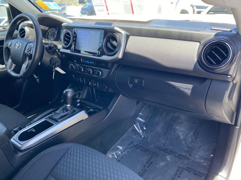 Used 2022 Toyota Tacoma SR5Image 9