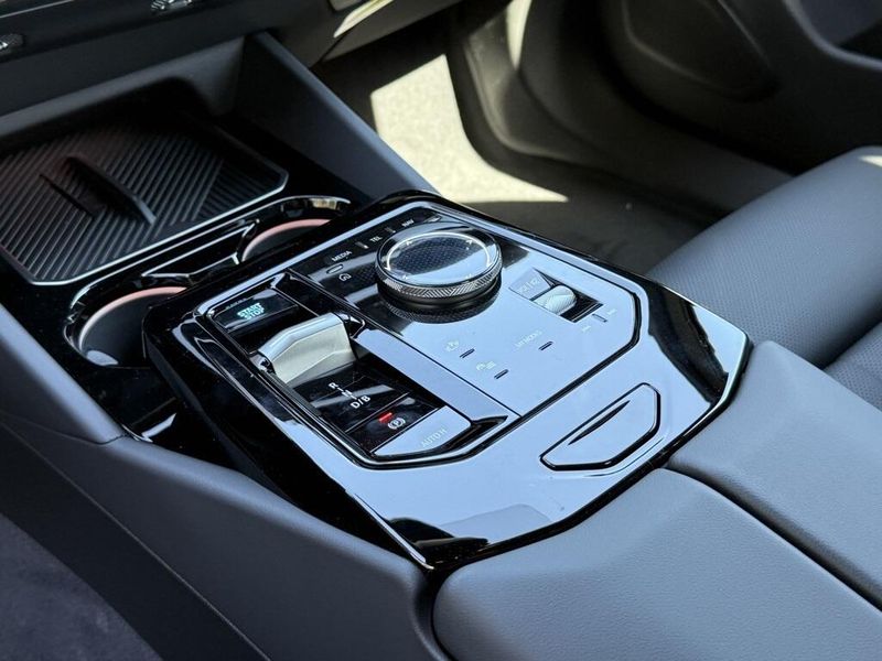 2025 BMW i5 eDrive40Image 25