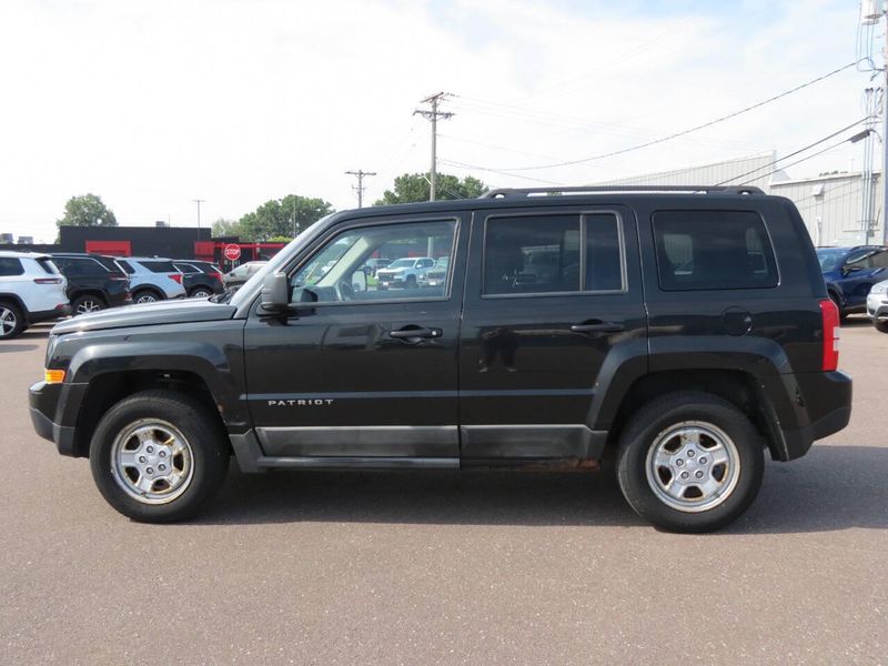 Used 2011 Jeep Patriot Sport 4x4 4dr SUVImage 5