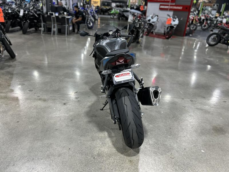 Used 2025 Kawasaki NINJA ZX-6R ABS Image 10