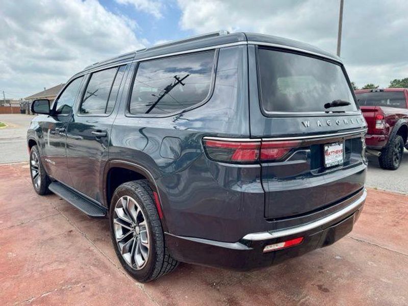 2023 Jeep Wagoneer BaseImage 7
