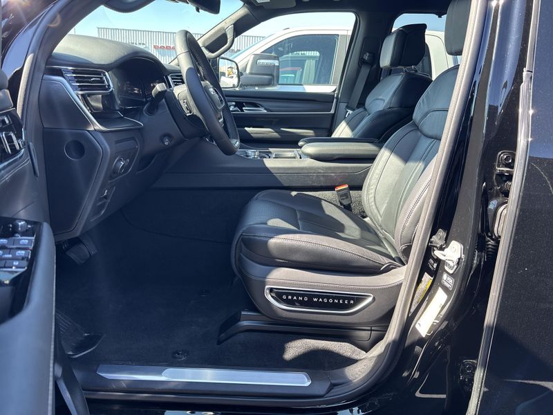 2026 Jeep Grand Wagoneer Summit Obsidian 4x4Image 33