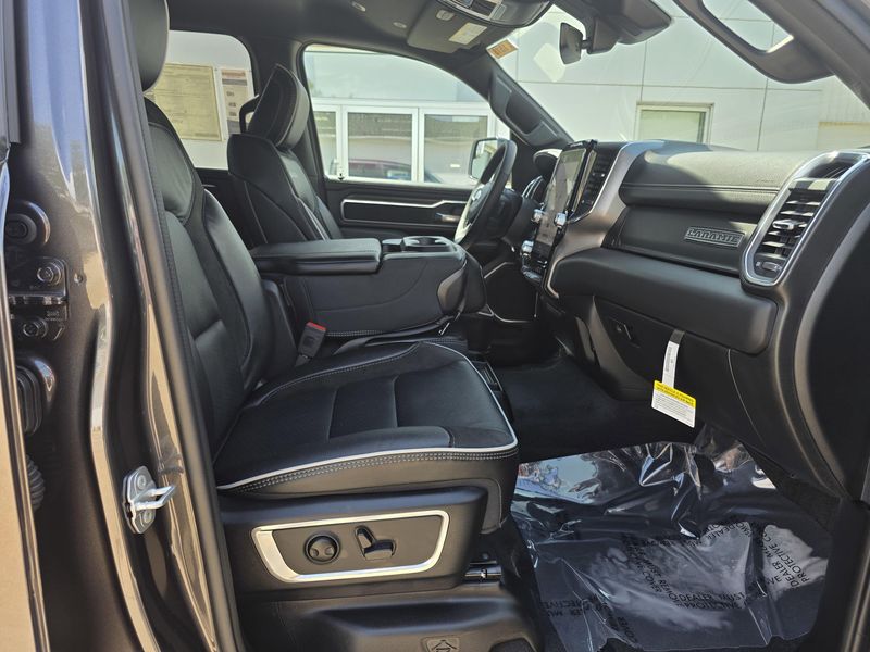 New 2025 RAM 1500 LaramieImage 16
