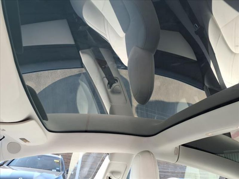 2020 Tesla Model 3 Long RangeImage 19