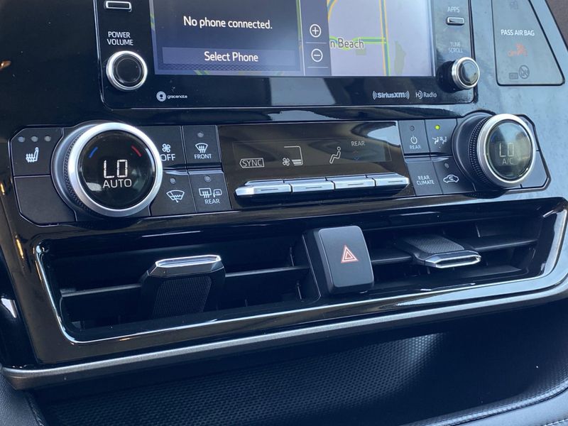 2021 Toyota Highlander XLEImage 23