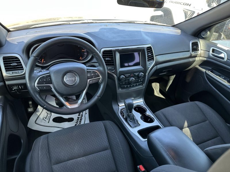 Used 2018 Jeep Grand Cherokee Laredo EImage 16