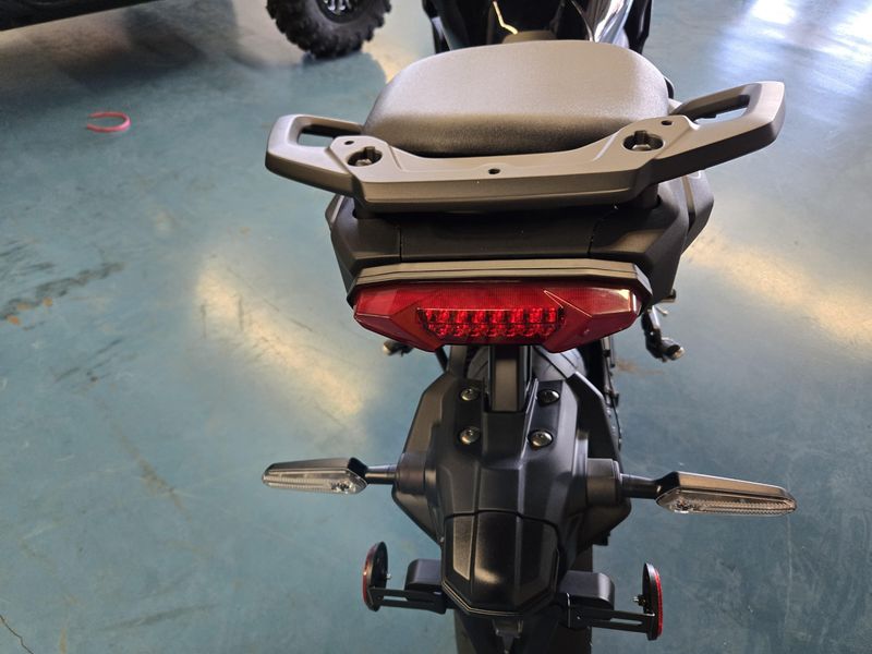 2025 Yamaha TRACER 9 RAVEN Image 15