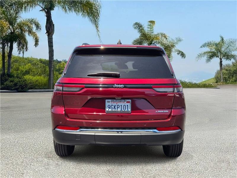 Used 2023 Jeep Grand Cherokee Laredo 4x2