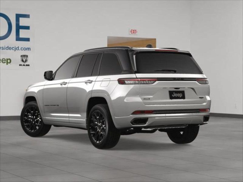 2025 Jeep Grand Cherokee Summit Reserve photo 3
