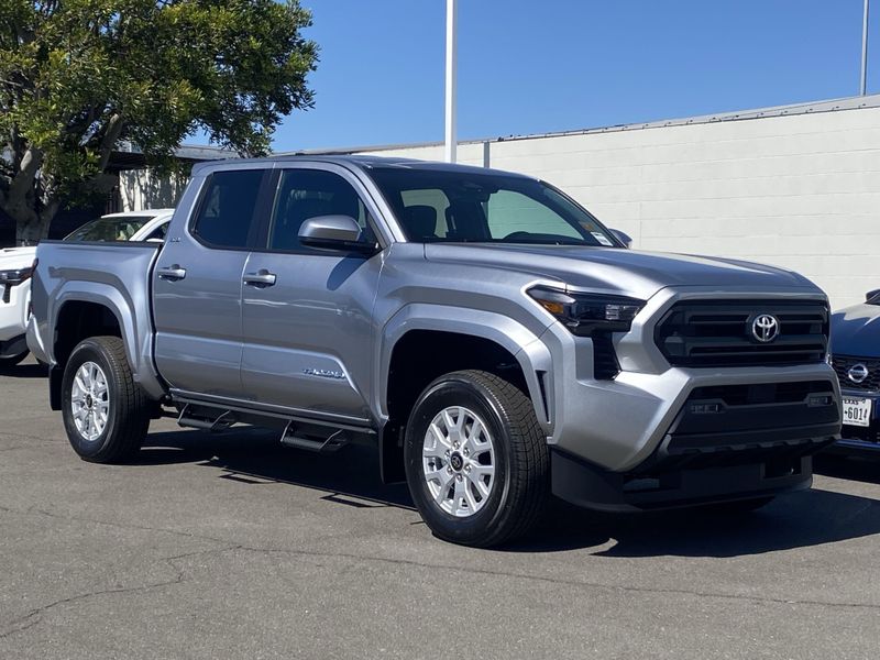 New 2025 Toyota Tacoma SR5Image 2