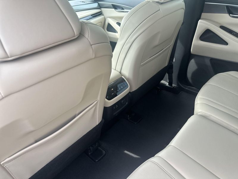 2023 INFINITI QX60 LuxeImage 18