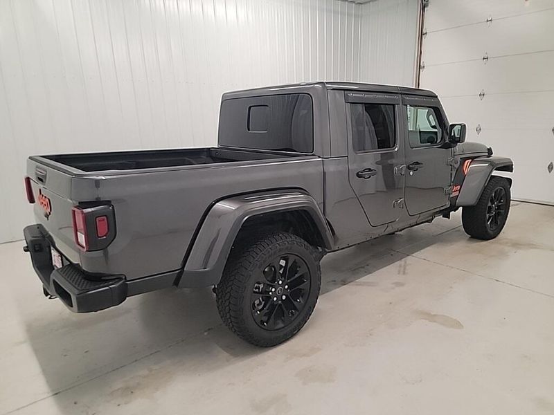 2025 Jeep Gladiator Sport photo 6