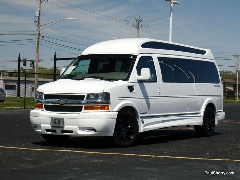 2023 Chevrolet Express Image 5