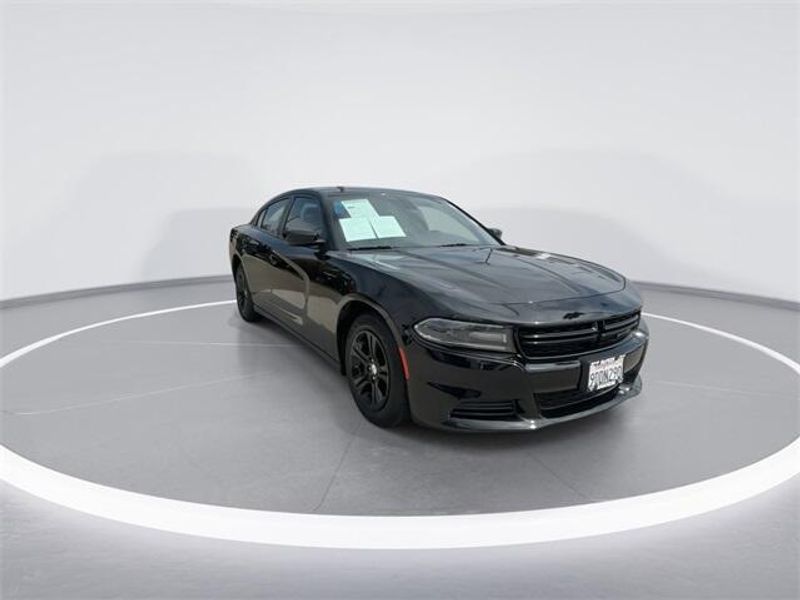 2022 Dodge Charger SXT photo 2