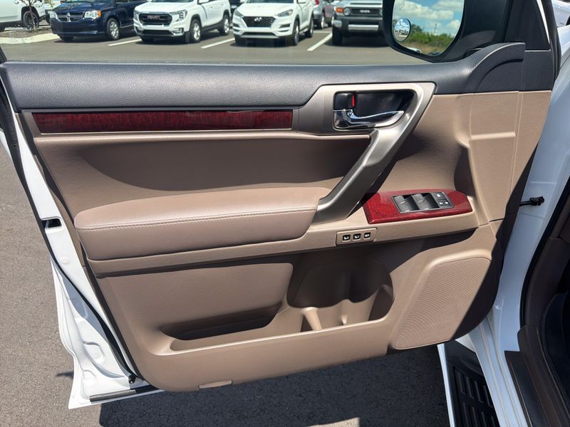 Used 2018 Lexus GX 460 PremiumImage 29