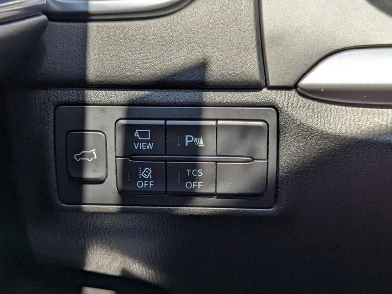 2021 Mazda CX-9 Grand Touring in a Sonic Silver Metallic exterior color. Johnson Dodge 601-693-6343 pixelmotiondemo.com 