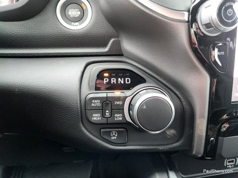 New 2026 RAM 1500 Big Horn Crew Cab 4x4 5'7' Box