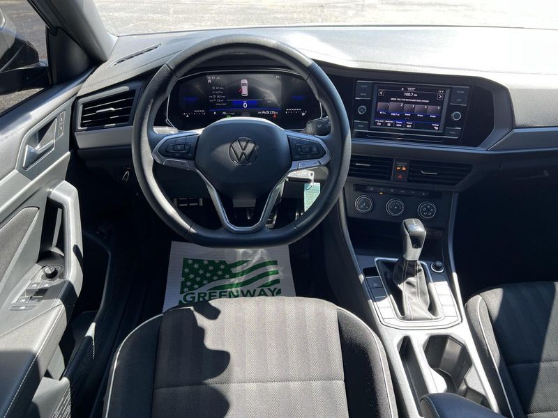 2024 Volkswagen Jetta Sport photo 19