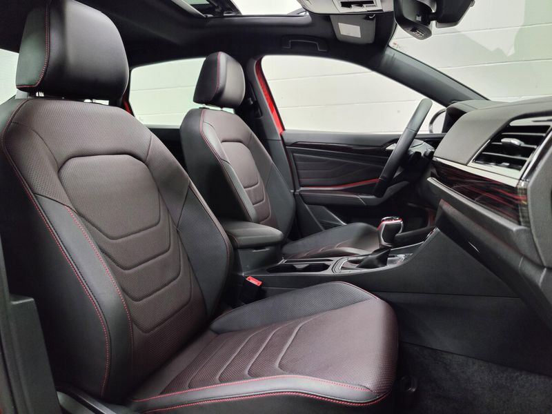 Used 2023 Volkswagen Jetta GLI Autobahn Black PackageImage 5