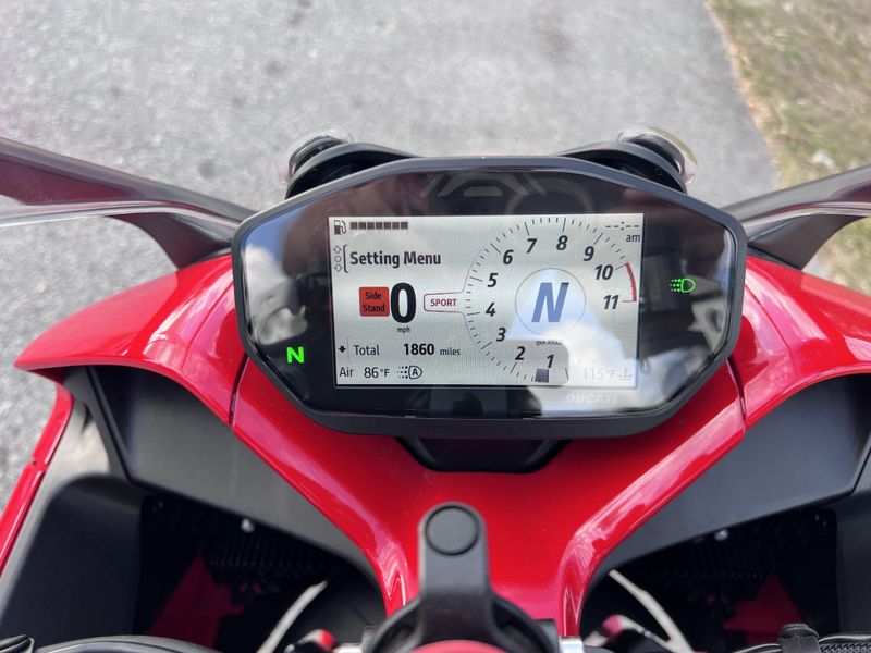 2023 Ducati SuperSport