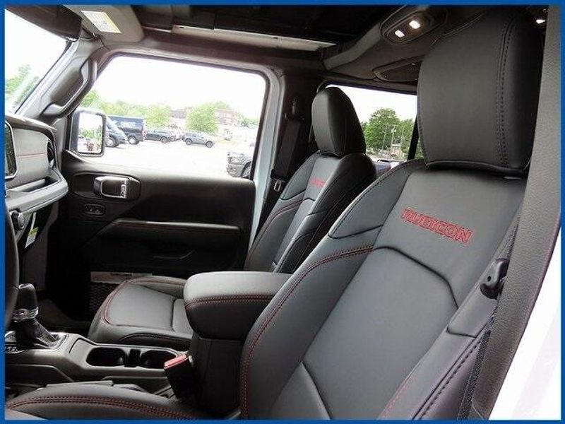 New 2025 Jeep Wrangler Rubicon XImage 14