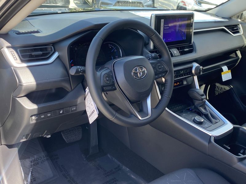 New 2025 Toyota RAV4 Hybrid XLEImage 13