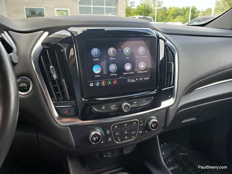 Used 2022 Chevrolet Traverse RS
