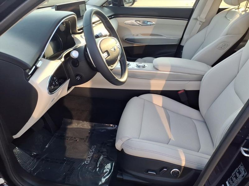 Used 2024 Genesis GV70 2.5TImage 16