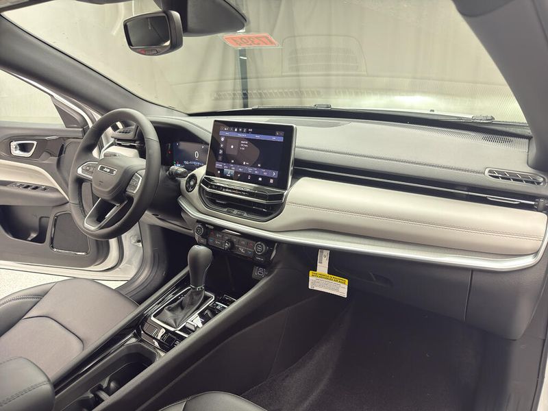 New 2026 Jeep Compass Limited 4x4Image 15