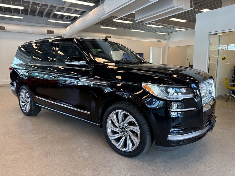 2022 Lincoln Navigator ReserveImage 2