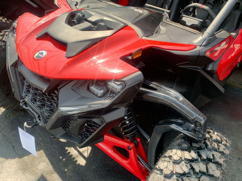 New 2025 Can-Am MAVERICK R MAX X 999T DCT Image 16