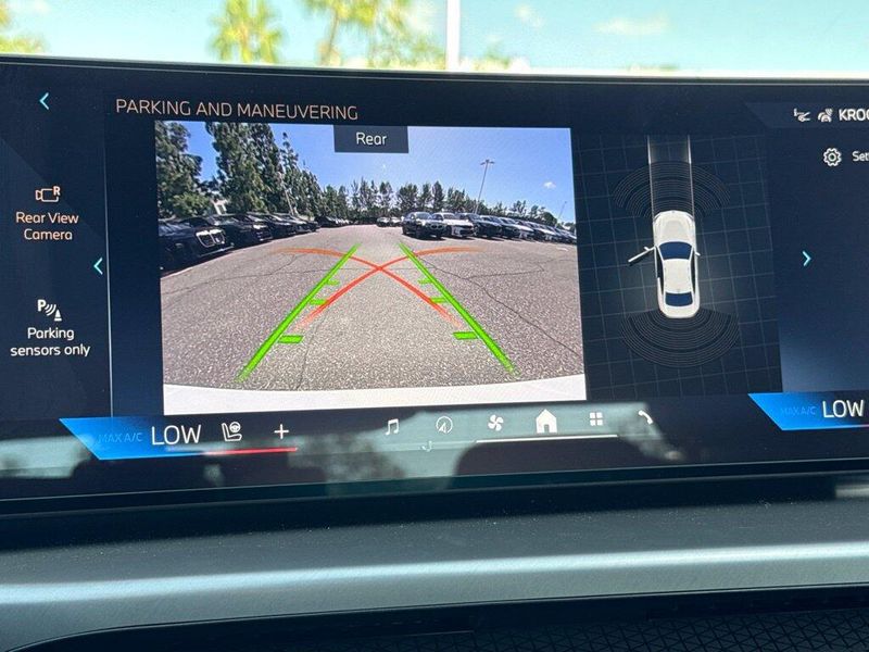 New 2026 BMW 2 Series 230i xDriveImage 23