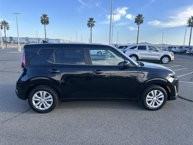 Used 2023 Kia Soul LXImage 6