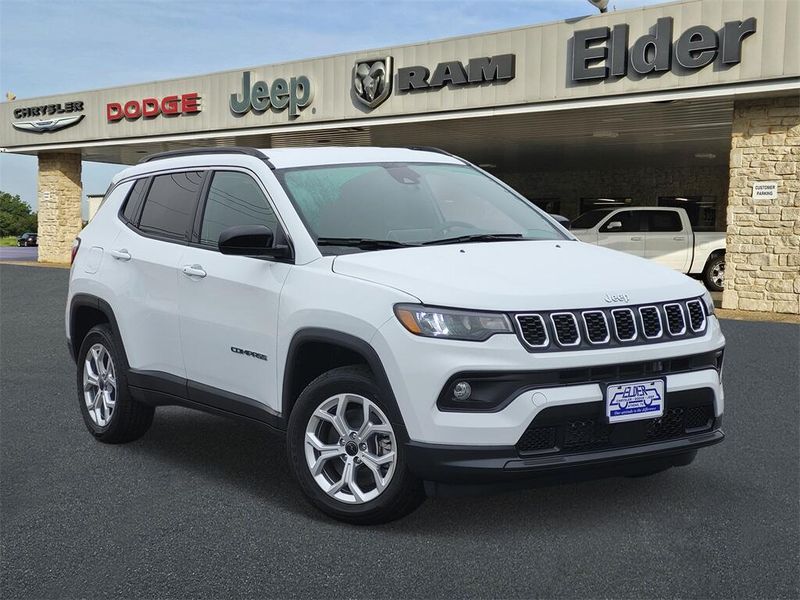 2025 Jeep Compass Latitude 4x4Image 1