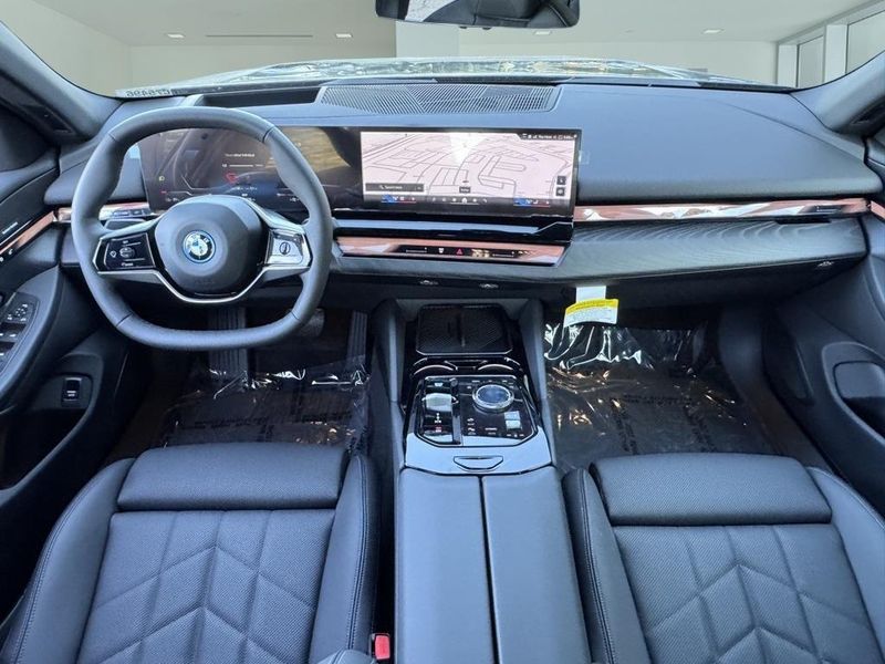 2025 BMW i5 xDrive40Image 27