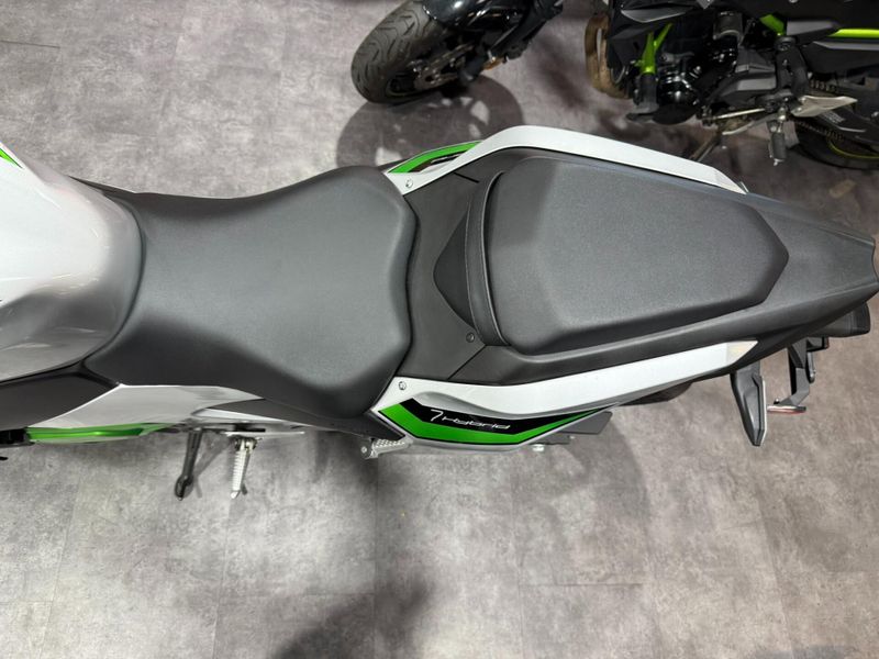 Used 2024 Kawasaki Z7 Hybrid ABS Image 16