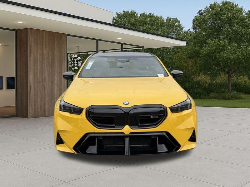 New 2026 BMW M5 BaseImage 4
