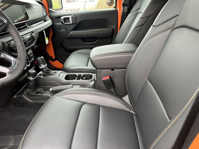 New 2025 Jeep Wrangler 4-door SaharaImage 20